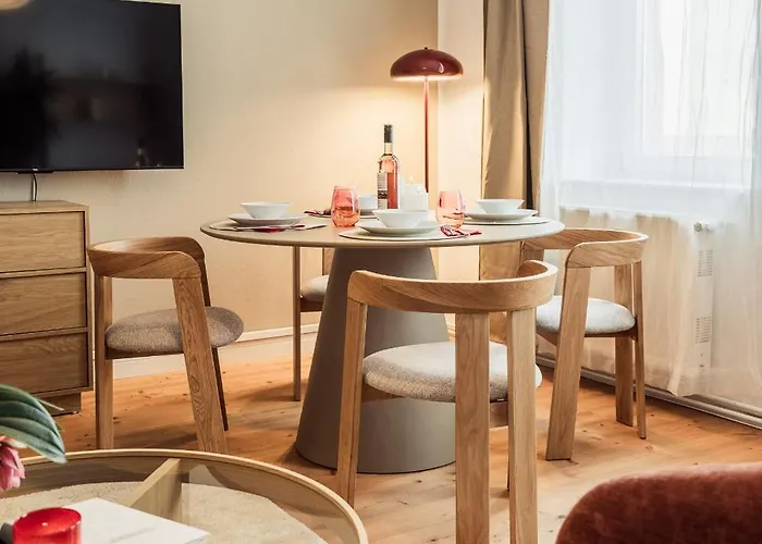 Grosses 2 Schlafzimmer Apartamento *